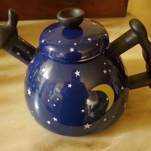 Tea kettle